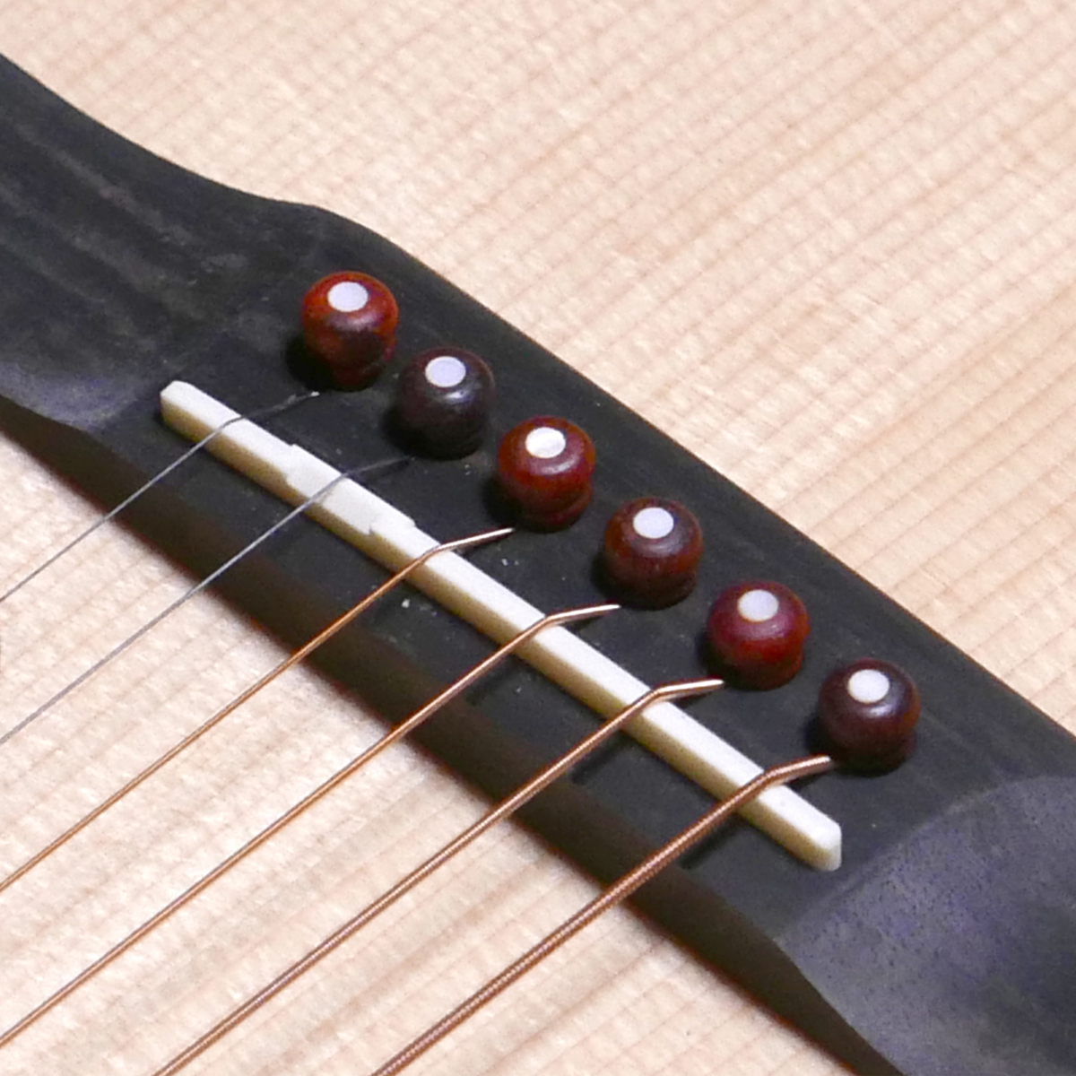 Bridge Pins Nature Cocobolo/Shell Dot [BP-NA CO/SD]の写真