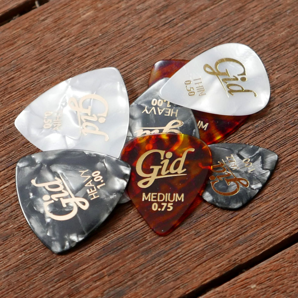 Pearloid Pick Triangle 1.00 Heavy/ブラックパール [GP-TR/H BPL]の写真